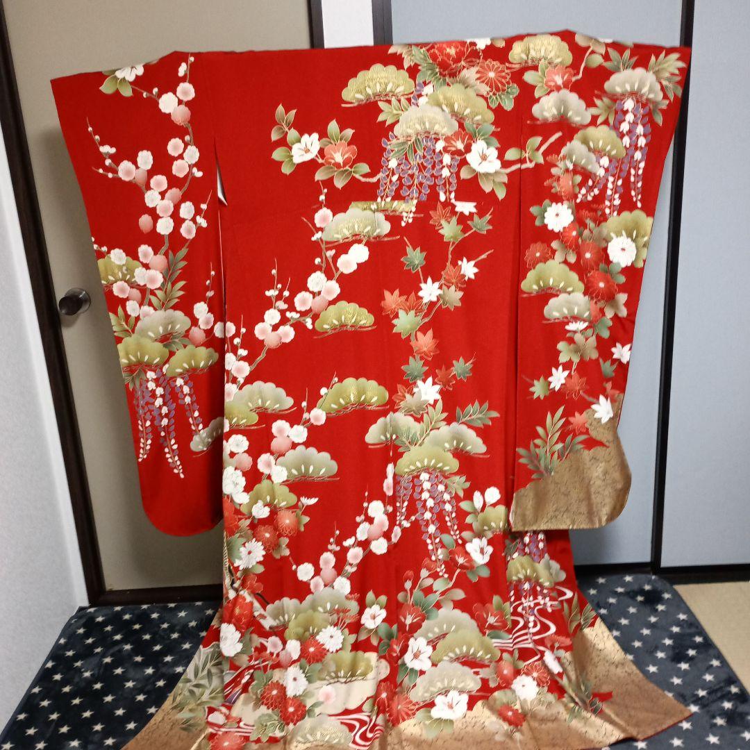 華やかな赤い振袖今だけ9000円！