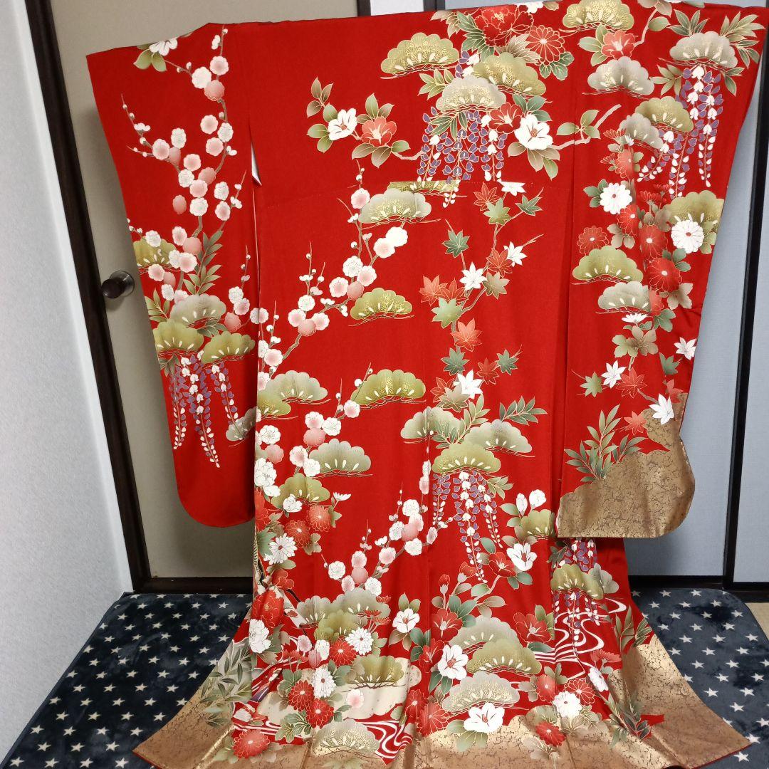 華やかな赤い振袖今だけ9000円！