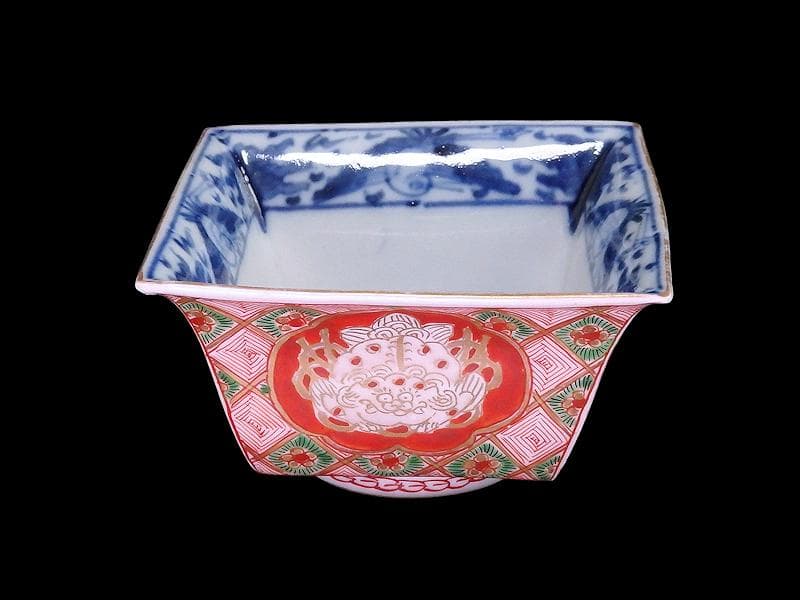 大聖寺伊万里　金唐草に獅子　石畳花枡紋の図　四方角向付　D508AS-DCm