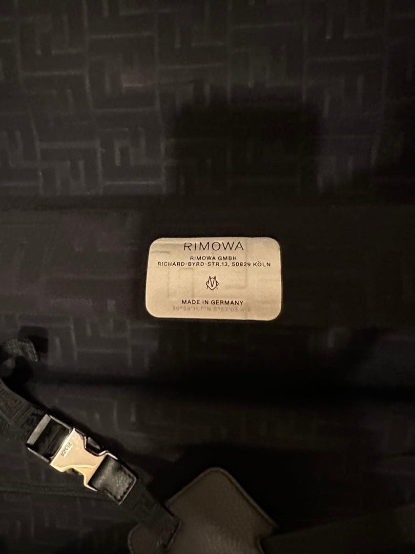 Fendi シルバー キャリーケース 中型