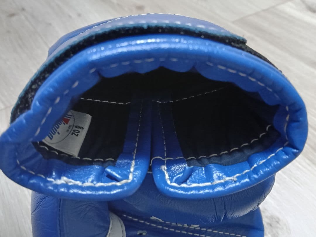 Winning ボクシンググローブ 8oz 青