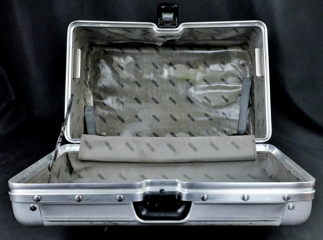 リモワ 956.38『Savannah/サヴァンナ』ALビューティケース 鍵付