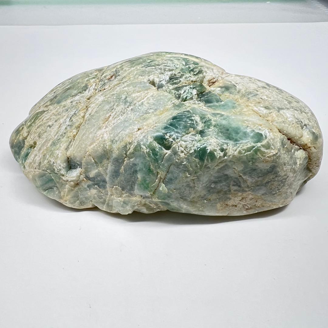 【最終値下】翡翠原石　糸魚川産643g 鉱物標本