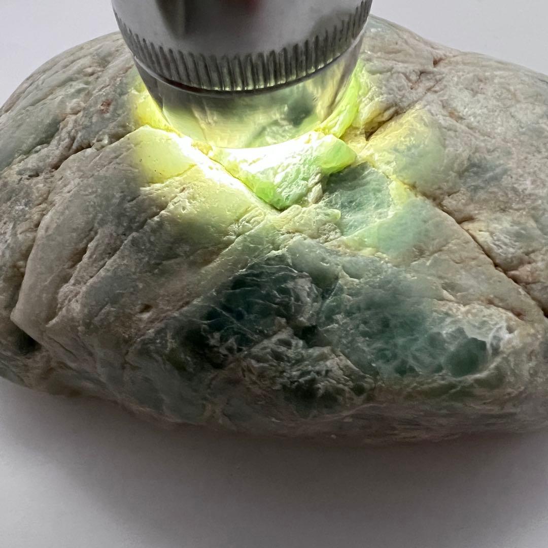 【最終値下】翡翠原石　糸魚川産643g 鉱物標本