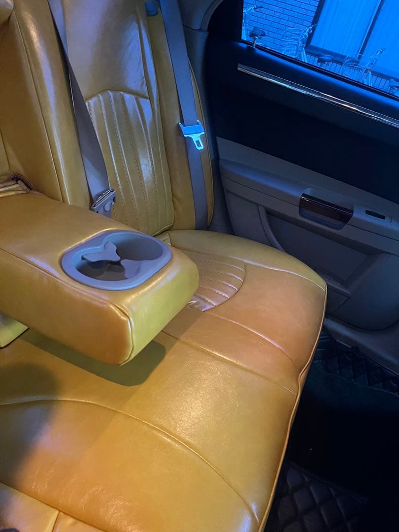 クライスラー300C HEMI5.7ℓ車検令和8年6月迄