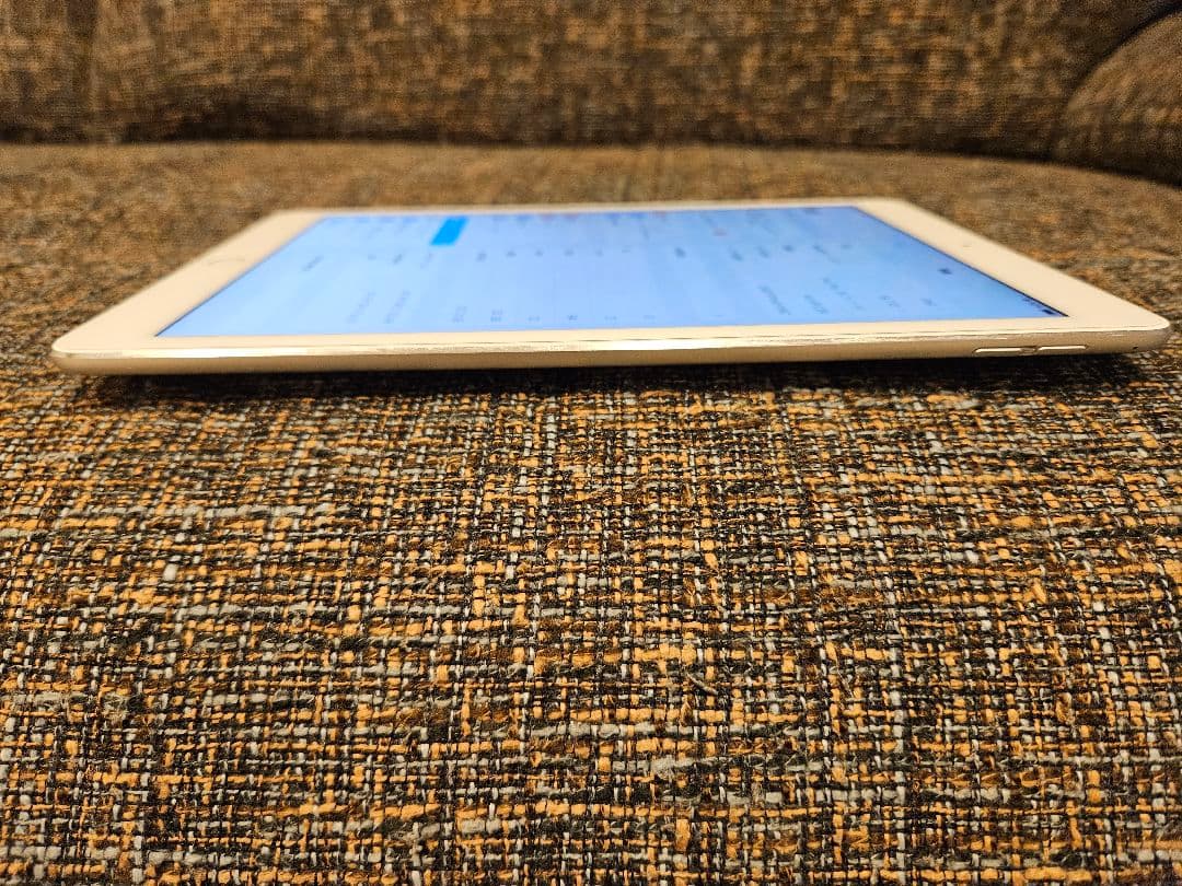 Apple iPad (第6世代) シルバー 32GB