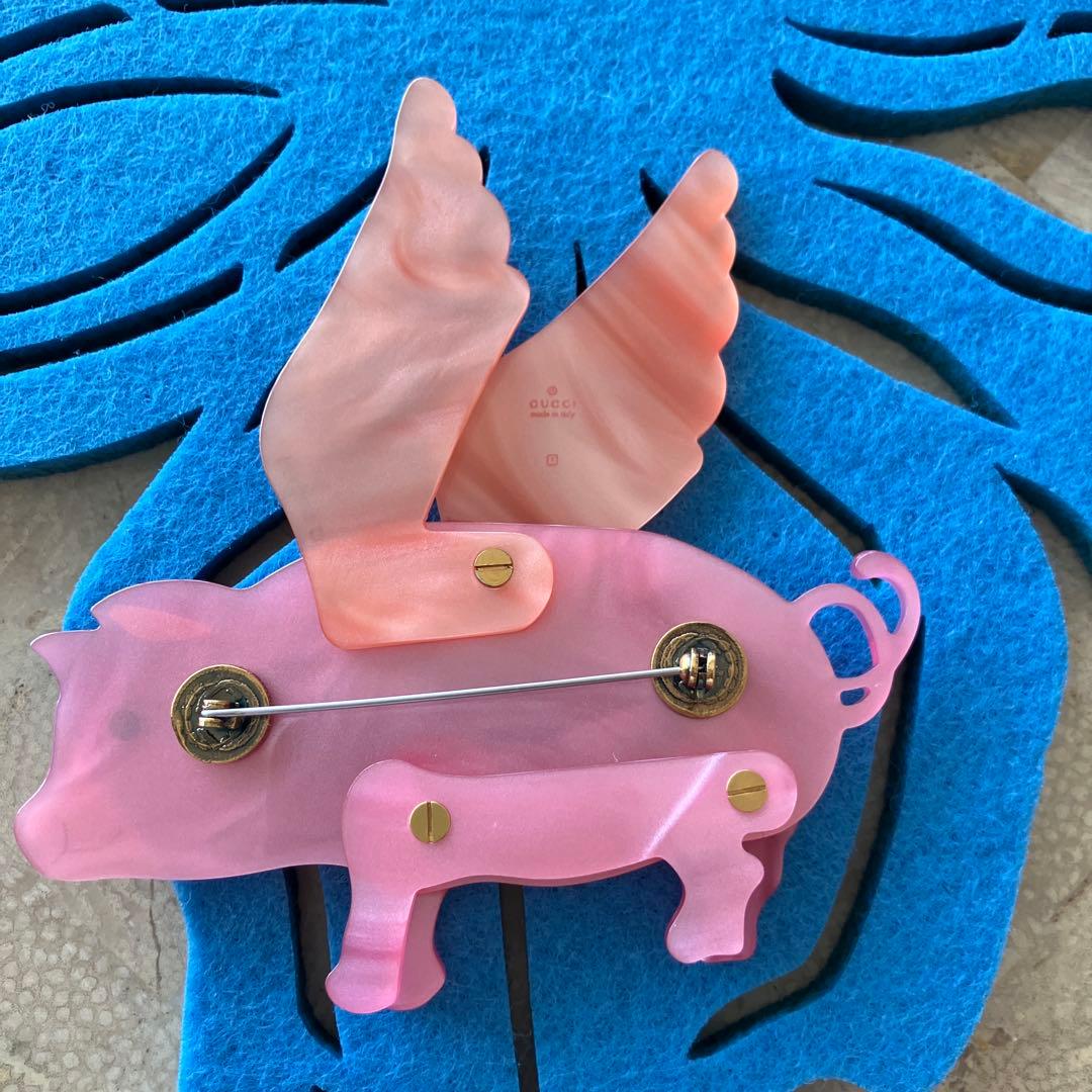 グッチ　ブローチ　フライングピッグ