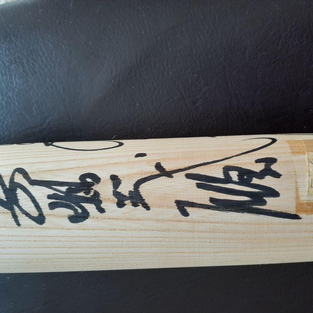 長島＆松井＆落合＆岡崎＆緒方さん達のサイン付き公式用野球バットです