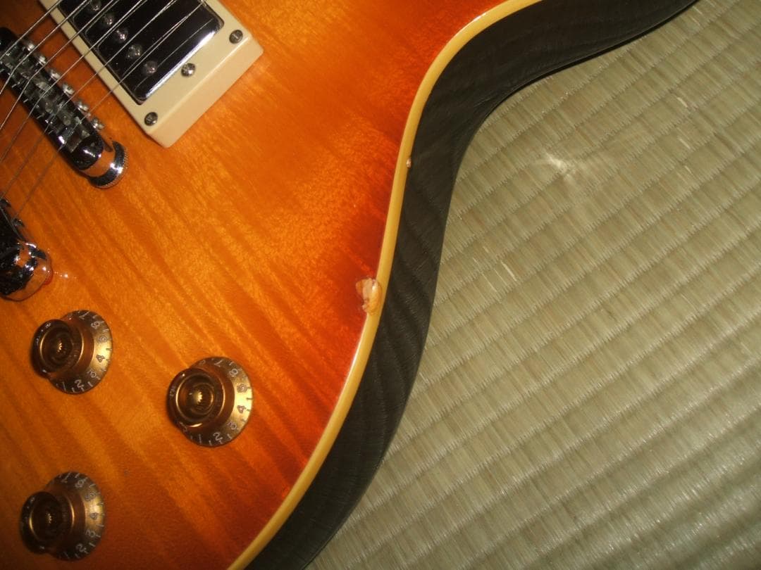 Legend レスポール　トラ目型ボデイ