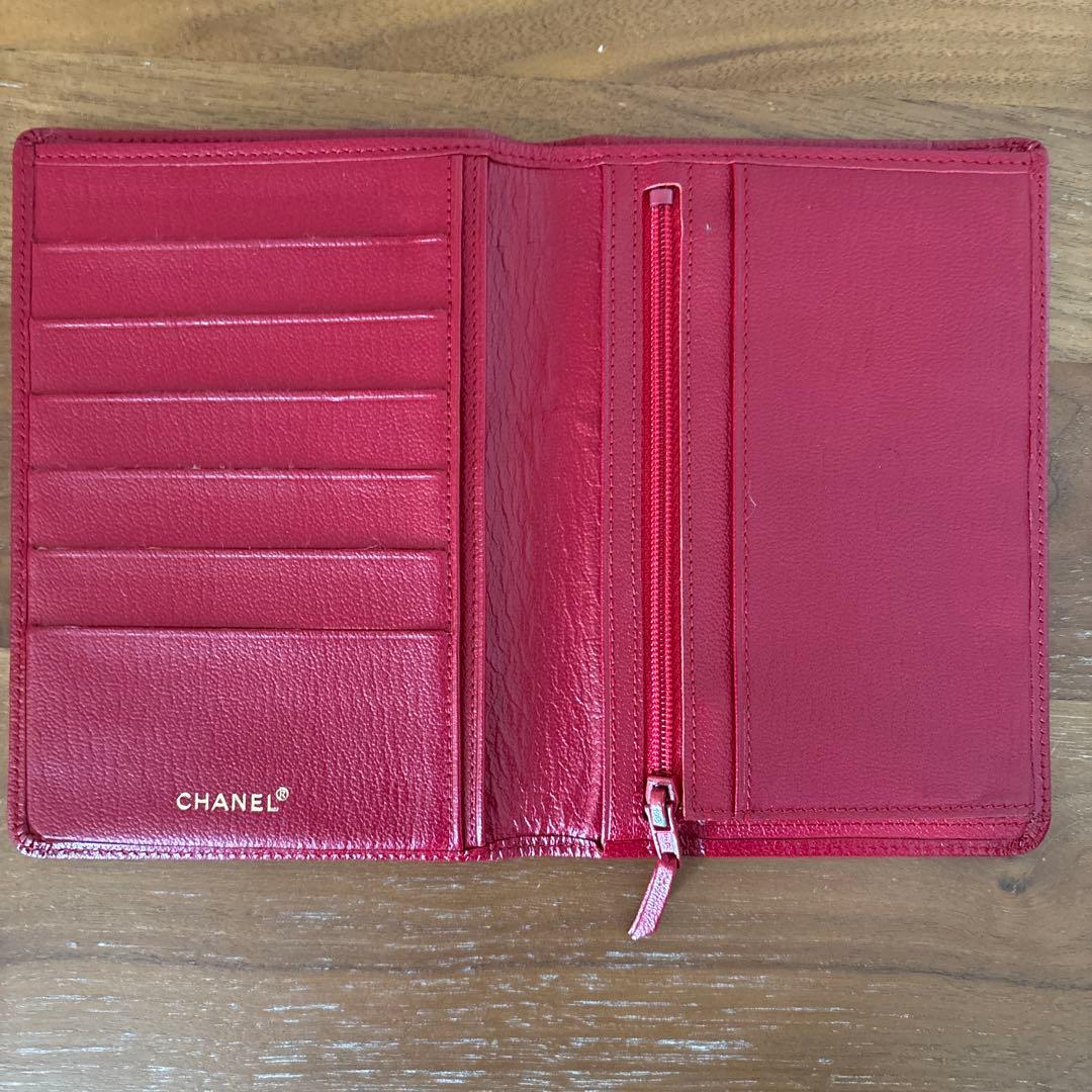CHANEL レッド 二つ折り財布