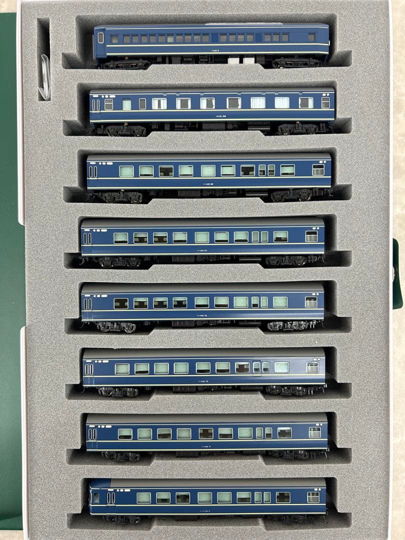 KATO 20系 寝台特急「さくら」長崎編成 8両.佐世保編成8両