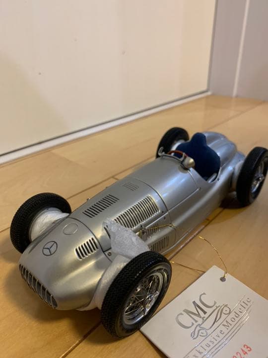 Mercedes Benz W165 1939 1/18スケール