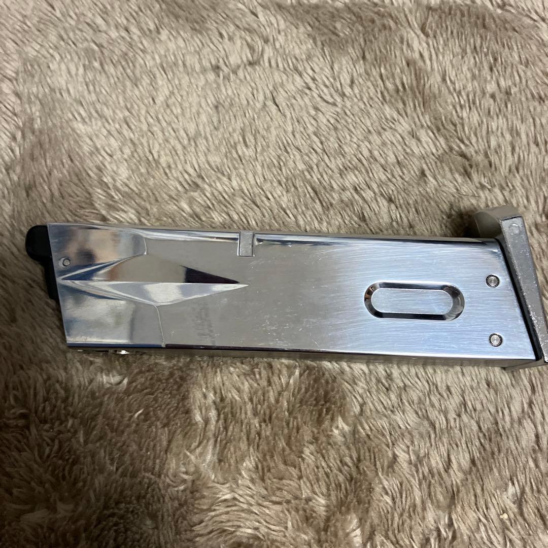 東京マルイ、ニューガスブローバックM92F クロームステンレス ミリタリーモデル