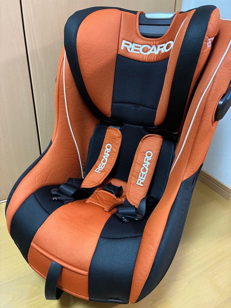 RECARO コンビ　チャイルドシート オレンジ/ブラック
