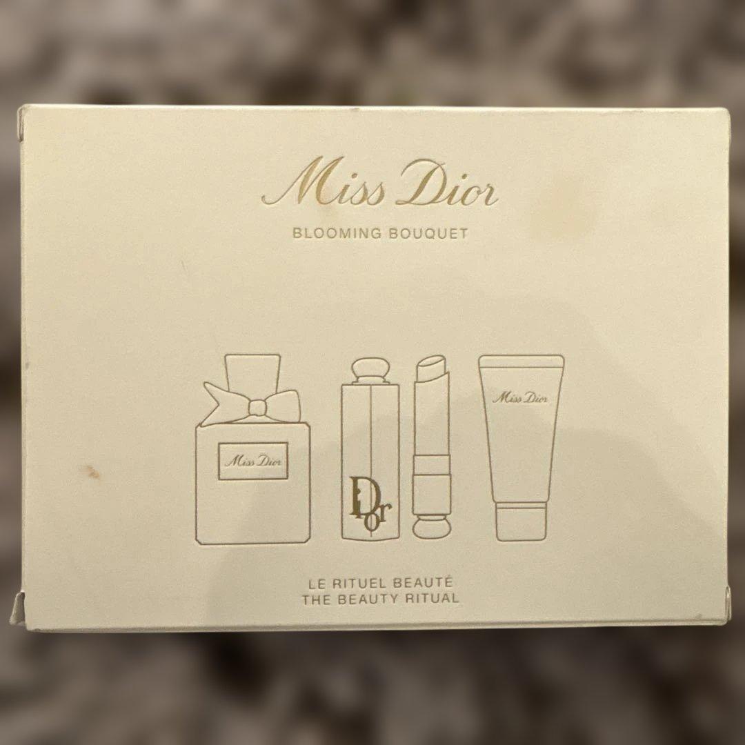 Miss Dior Blooming Bouquet 2023 クリスマスコフレ
