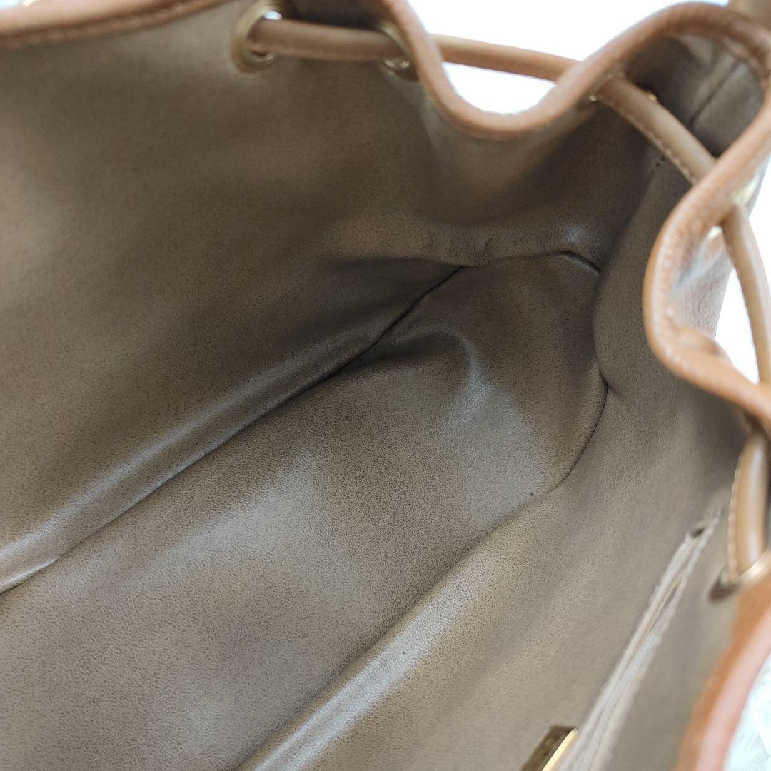 本日限定価格　Dior　ショルダーバッグ　レザー　巾着　肩掛け　CD金具　シボ革