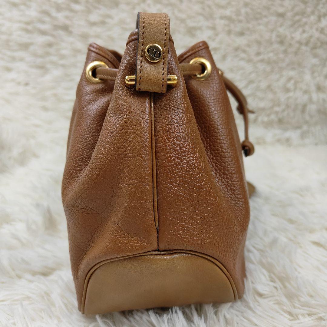 本日限定価格　Dior　ショルダーバッグ　レザー　巾着　肩掛け　CD金具　シボ革