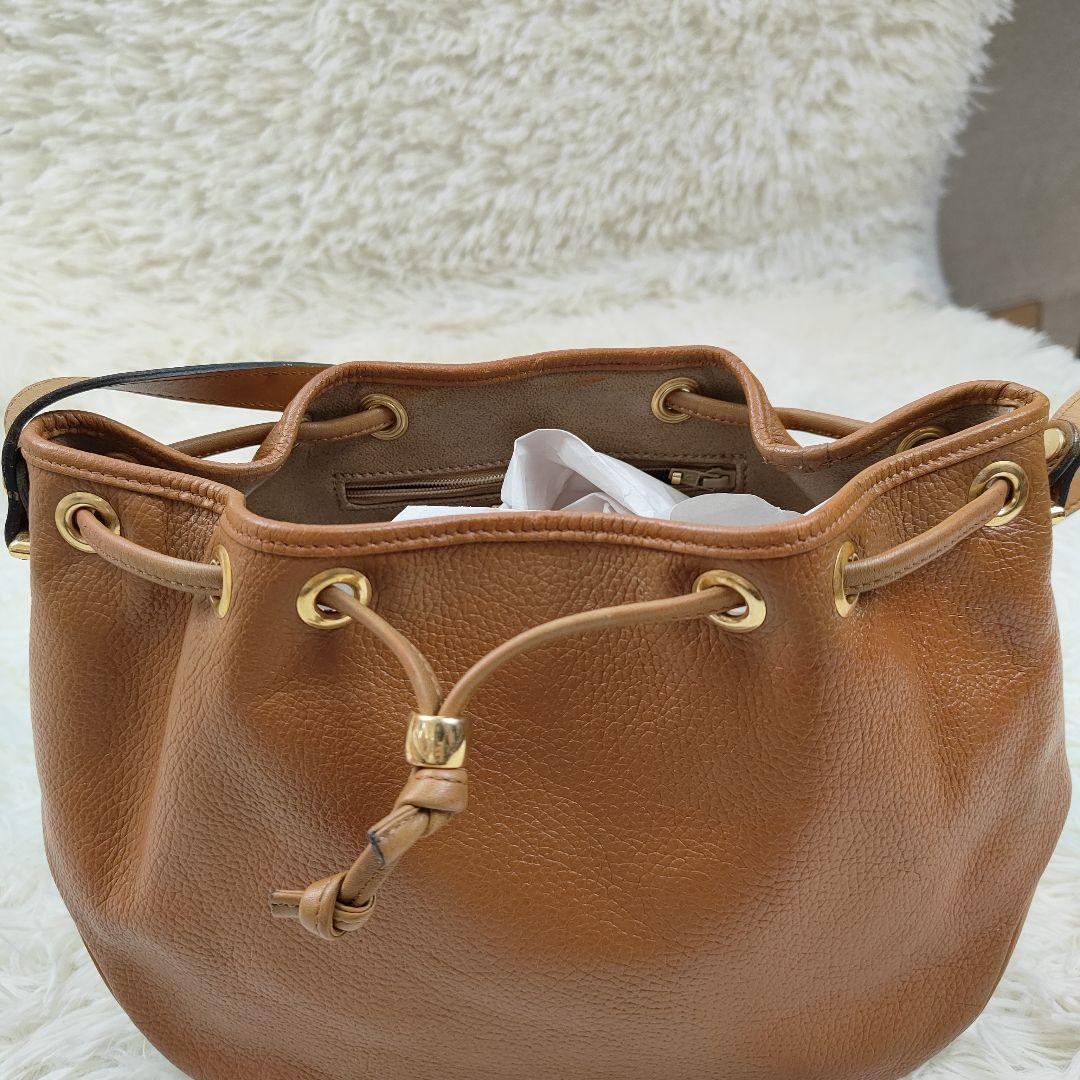 本日限定価格　Dior　ショルダーバッグ　レザー　巾着　肩掛け　CD金具　シボ革