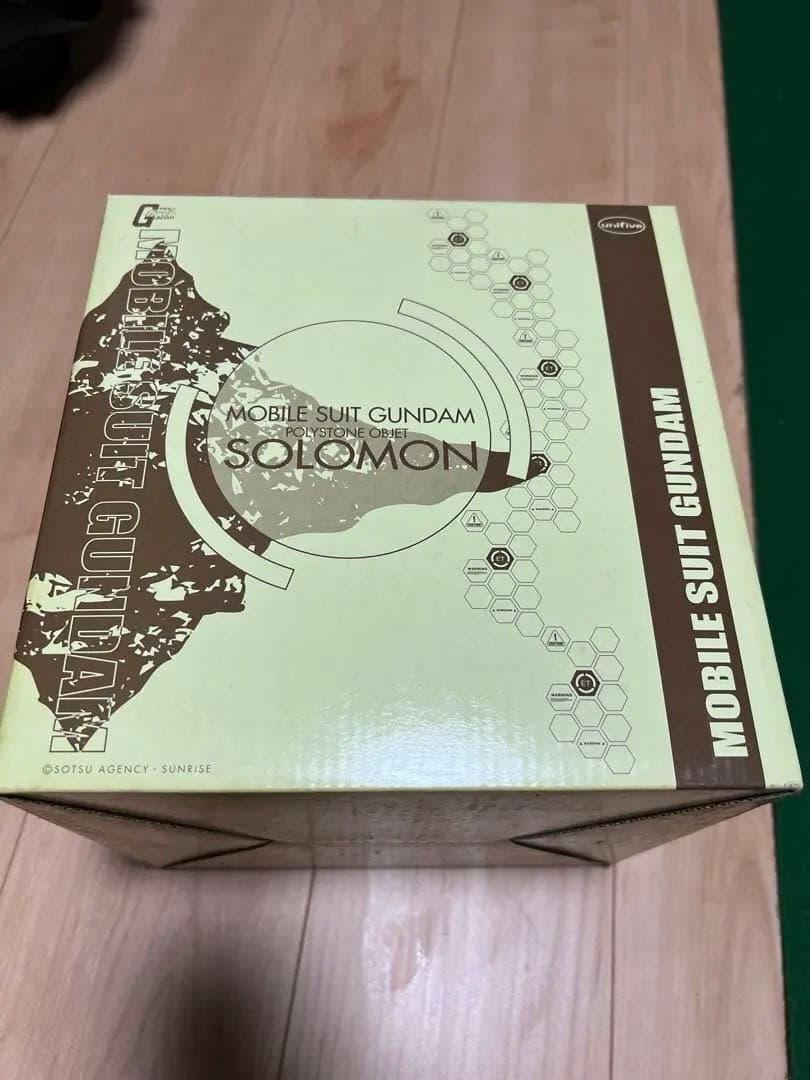 機動戦士ガンダム　ソロモン ポリストーンオブジェ　新品　レア　ユニファイブ製