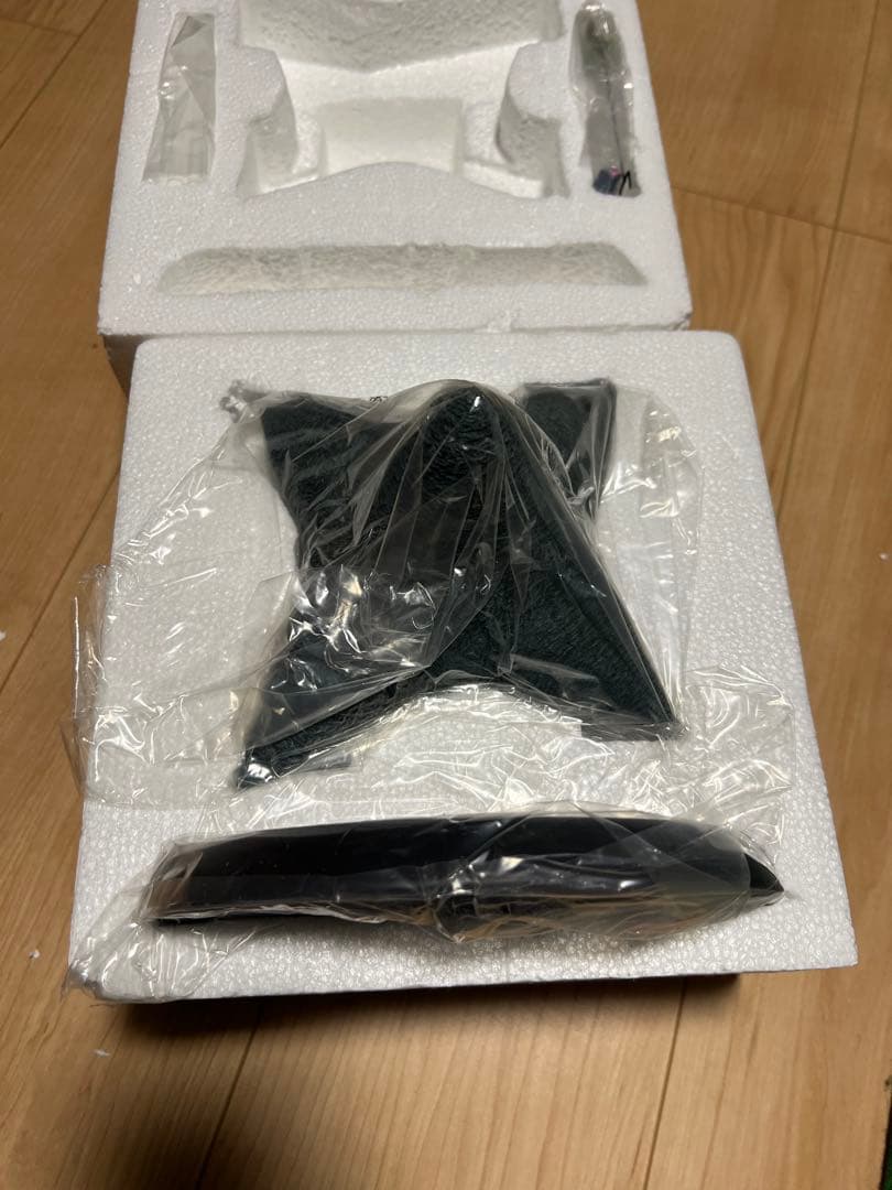 機動戦士ガンダム　ソロモン ポリストーンオブジェ　新品　レア　ユニファイブ製