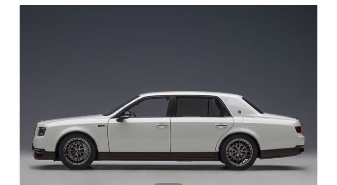 新品 オートアート 1/18 トヨタ センチュリー GRMN パールホワイト