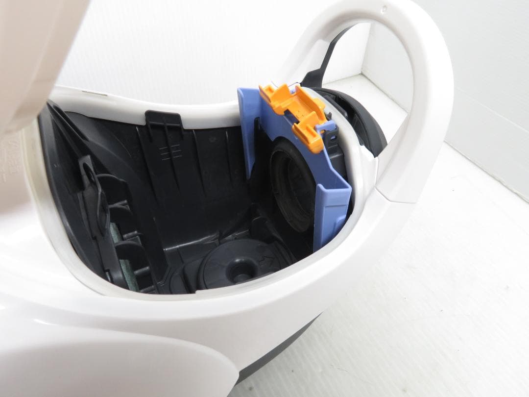 三菱 2023年製 紙パック式掃除機 クリーナー Be-K ペールゴールド