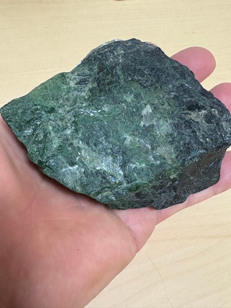 ミャンマー産大きな天然モーシッシ　コスモクロア原石420g