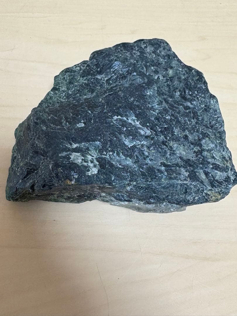 ミャンマー産大きな天然モーシッシ　コスモクロア原石420g