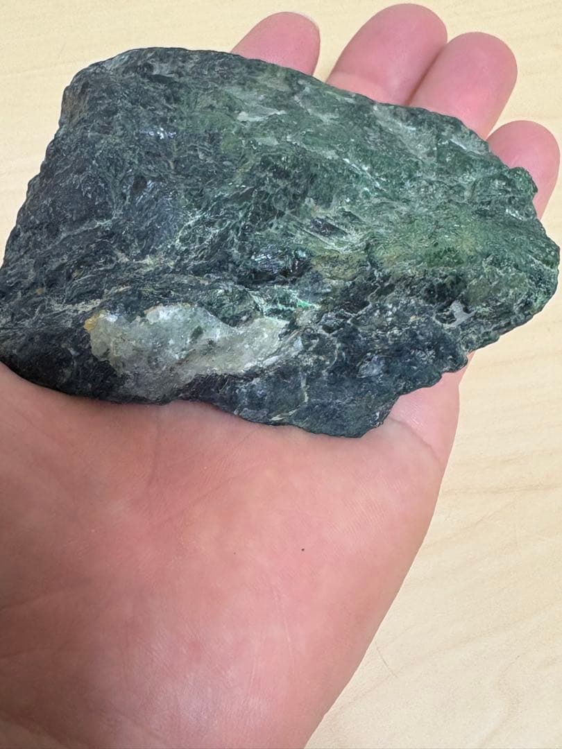 ミャンマー産大きな天然モーシッシ　コスモクロア原石420g