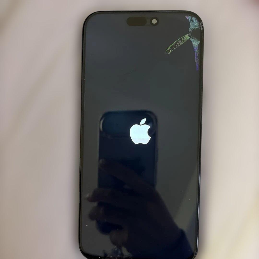 ア*3様 iPhone15ProMAX 液晶割れあり