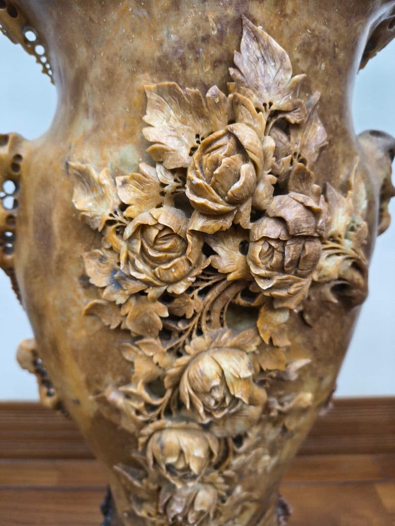 引き取り限定　中国美術　花の彫刻 陶器製　置物　アンティーク風　花瓶