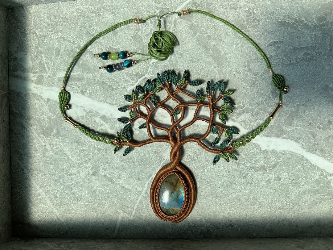 【handmade_Luna.】マクラメ× ラブラドライト ネックレス