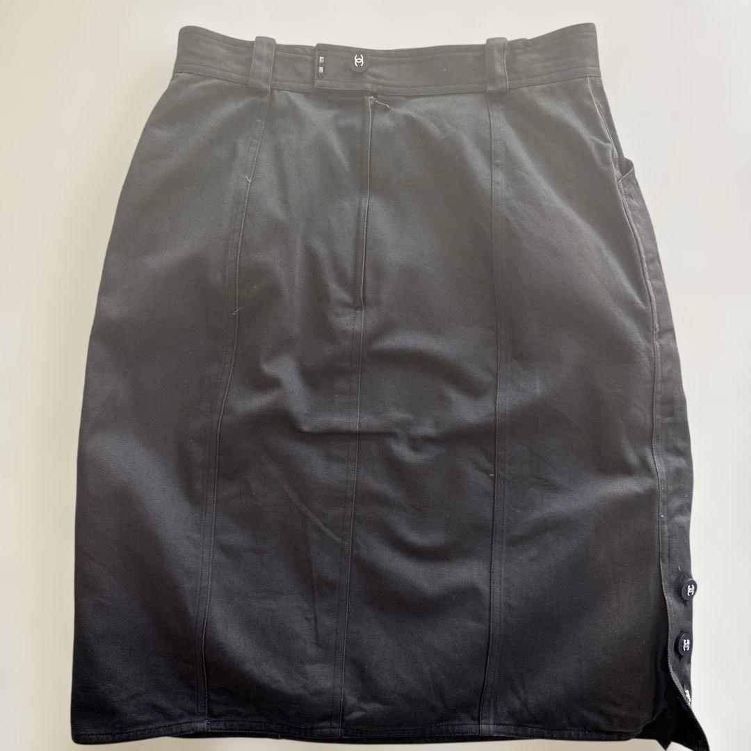 シャネル ロゴボタン タイトスカート