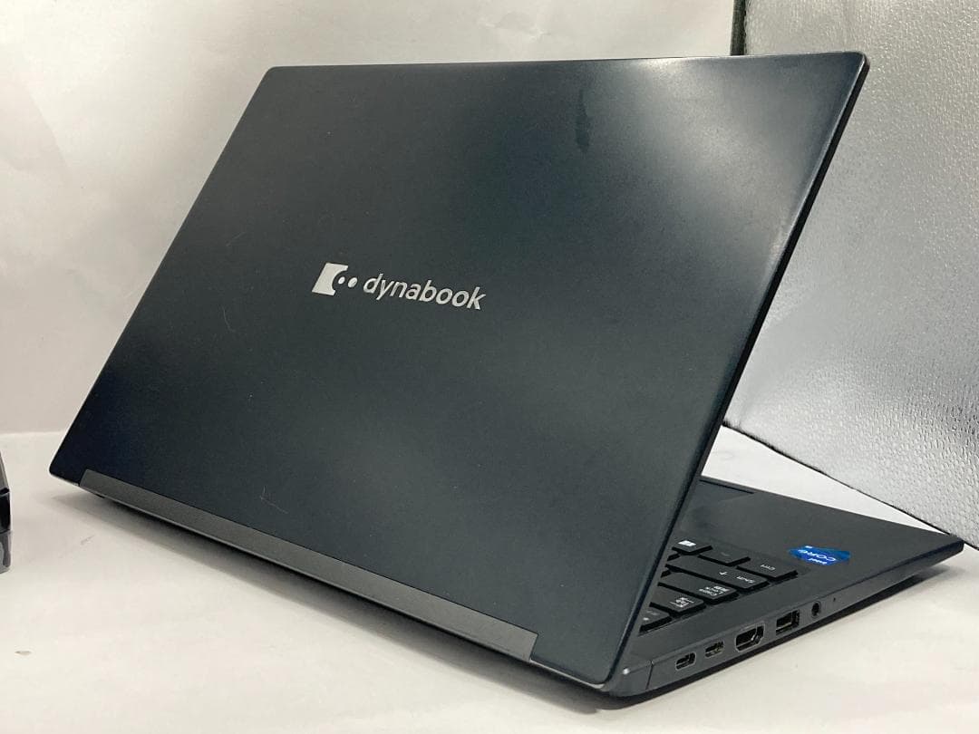 第11世代i5/16GB/ 新品SSD512GB/758g/Office2021