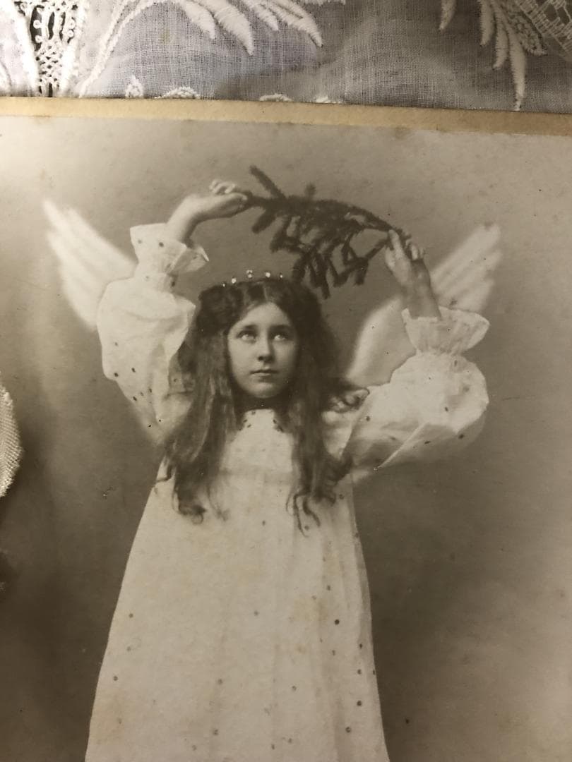 フランスアンティーク カルト・ド・ヴィジット 天使に扮した美しい少女　サイズ大