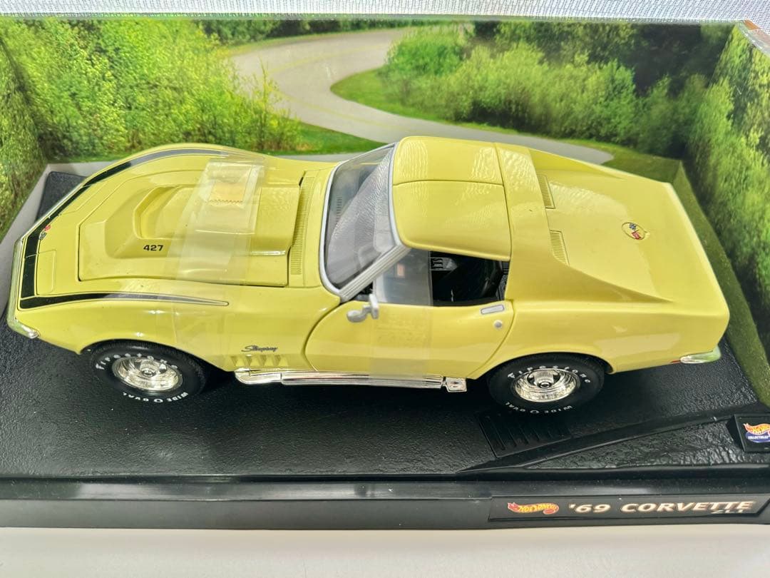 ホットウィール　シボレー・コルベット　ZL-1　1969  イエロー 1/18