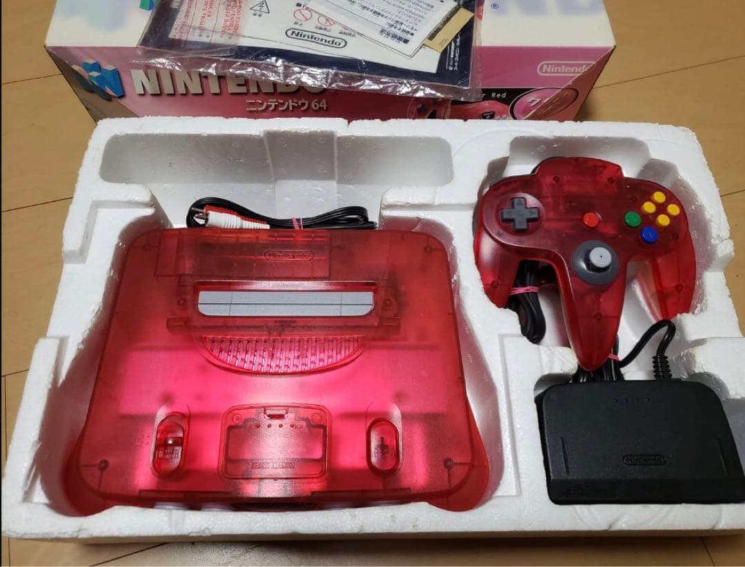 ニンテンドー64 クリアレッド（バイオハザード2、拡張パック、その他のゲーム付き
