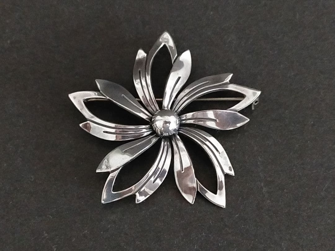 北欧ヴィンテージ N.E FROM フロム　シルバーのブローチ