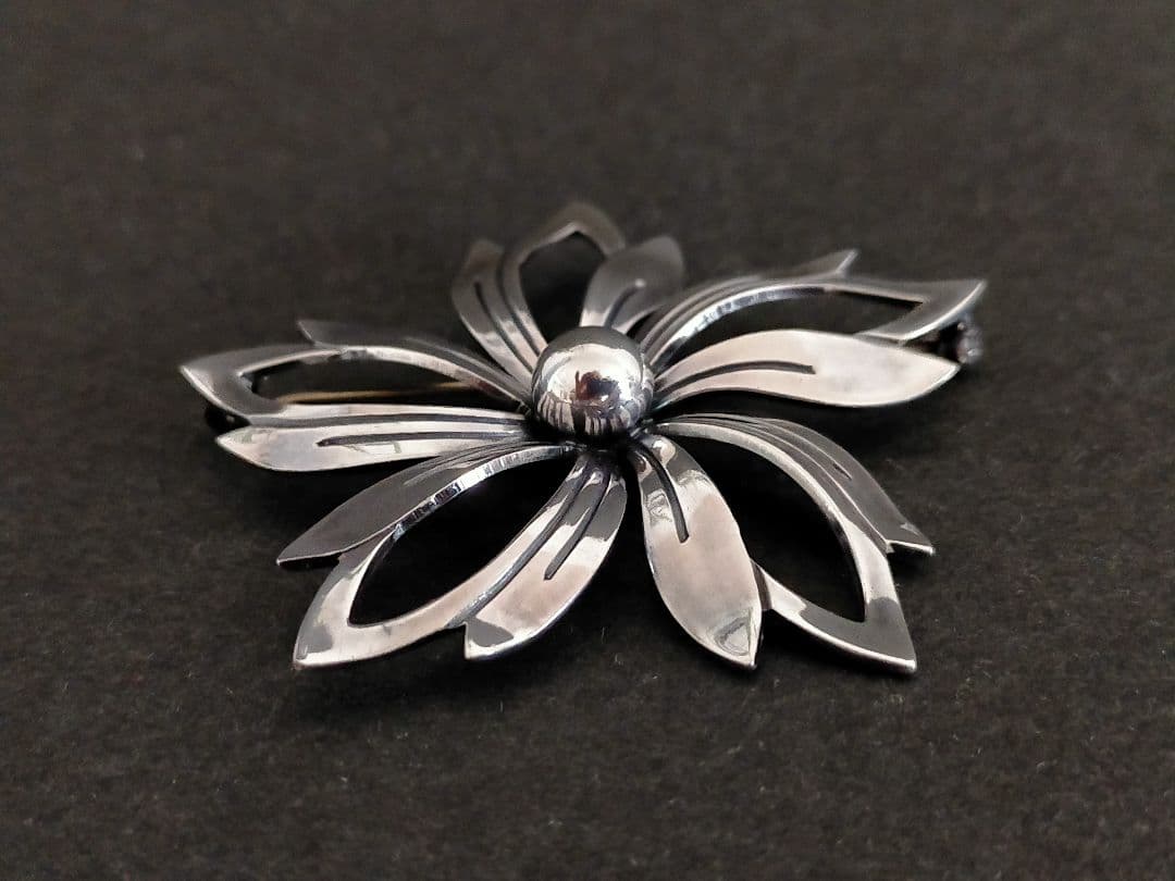 北欧ヴィンテージ N.E FROM フロム　シルバーのブローチ