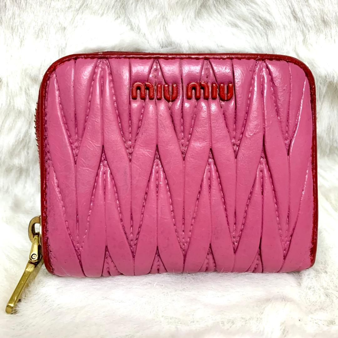 可愛い赤ロゴ　MIUMIU　ミュウミュウ　ケース　バイカラー