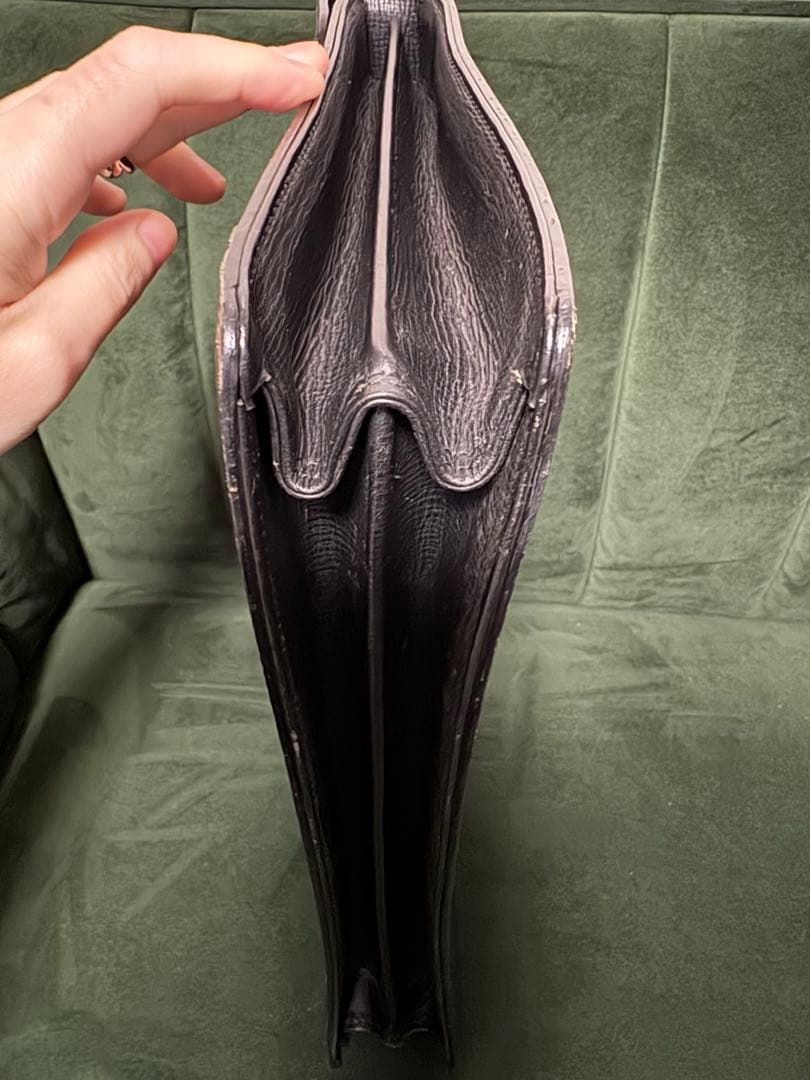 バーバリー　Burberry レザーブリーフケース　ビジネスバック　ダレスバッグ