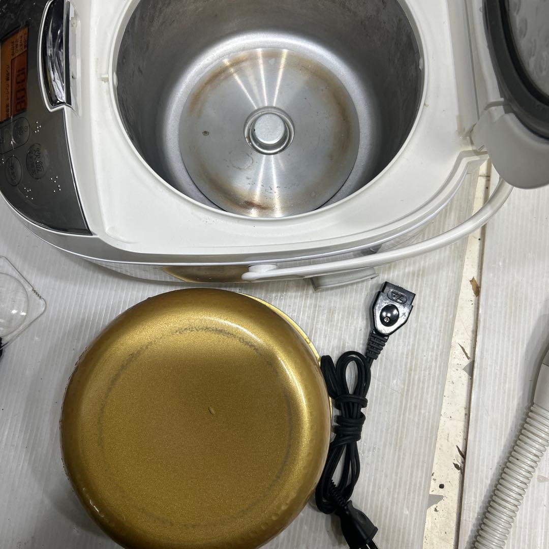 TOSHIBA 5.5合炊き　ジャー炊飯器