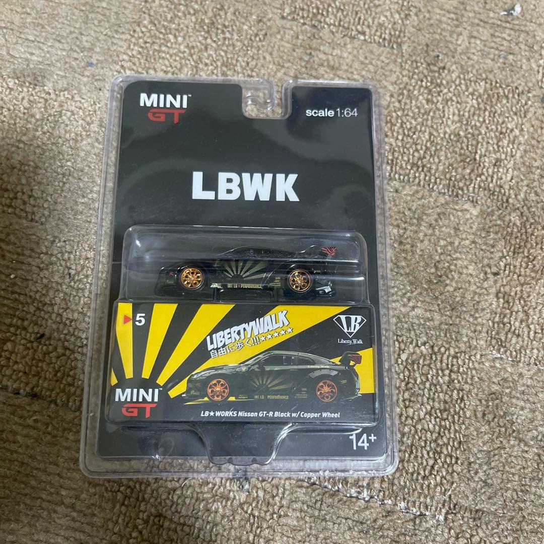 ミニカー MINI GT LBWK Nissan GT-R 1:64