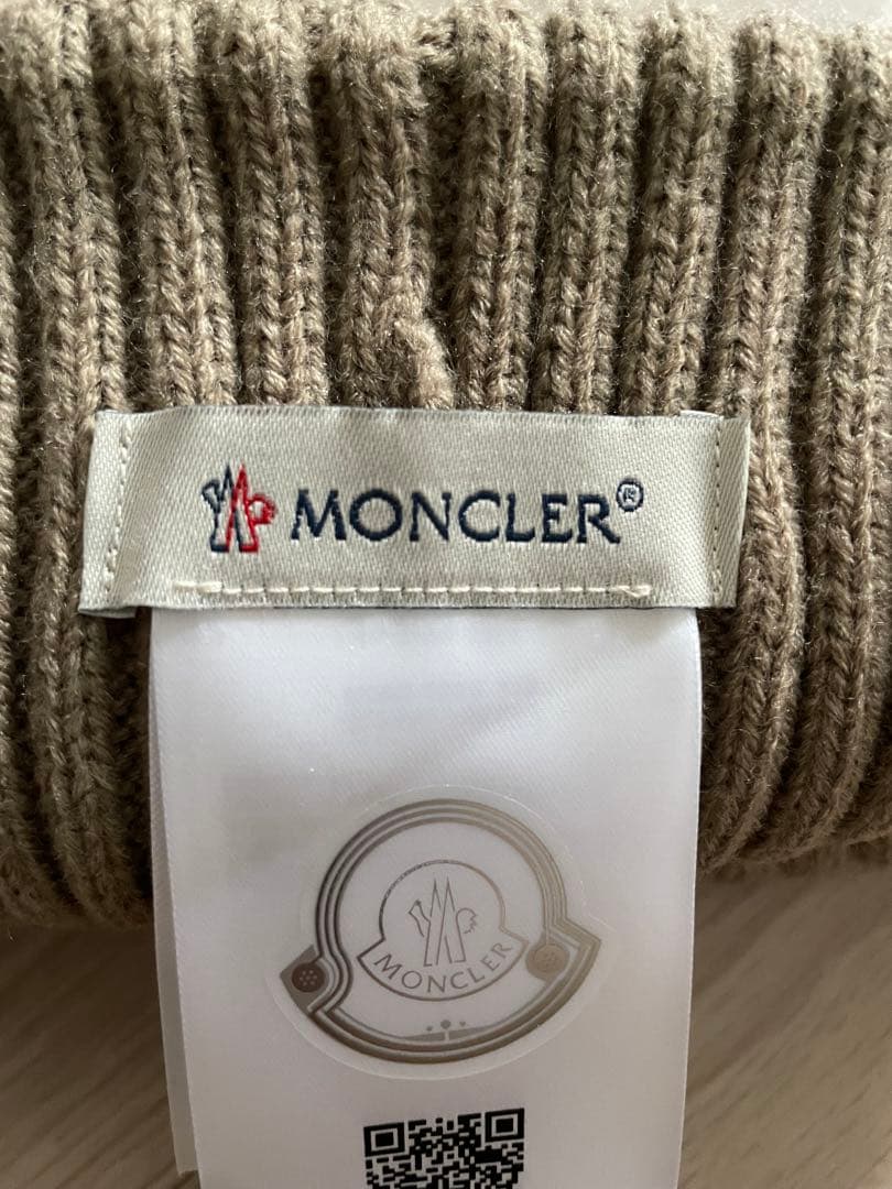 MONCLER ベージュ ニット帽
