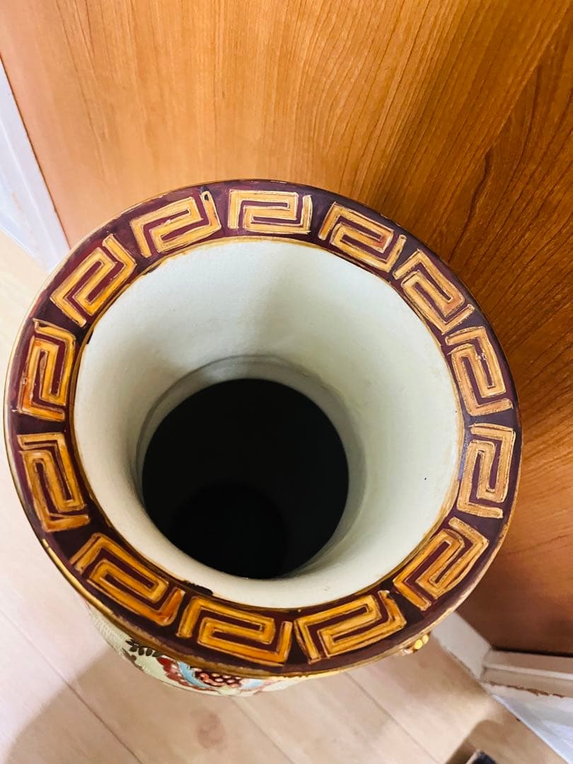 中国壺 飾り壺 中国製 チャイニーズ MADEINCHINA 大きい　ゴールド