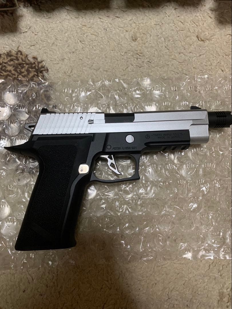 東京マルイ　センチネルナイン　レオンモデル　バイオハザード