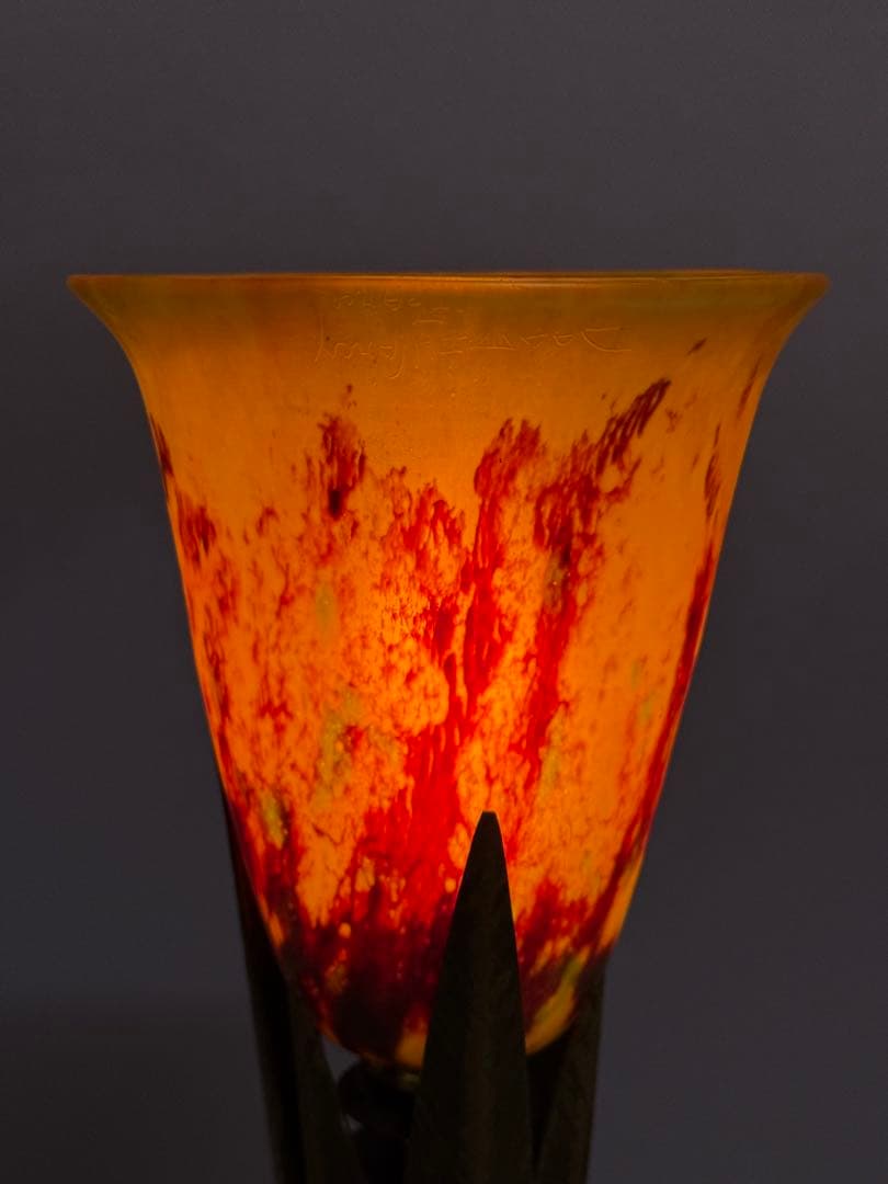 Dome Nancyチューリップタイプのガラスシェード電気スタンド