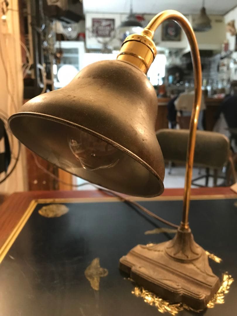 1940s年代頃のEAGLE社のデスクランプ