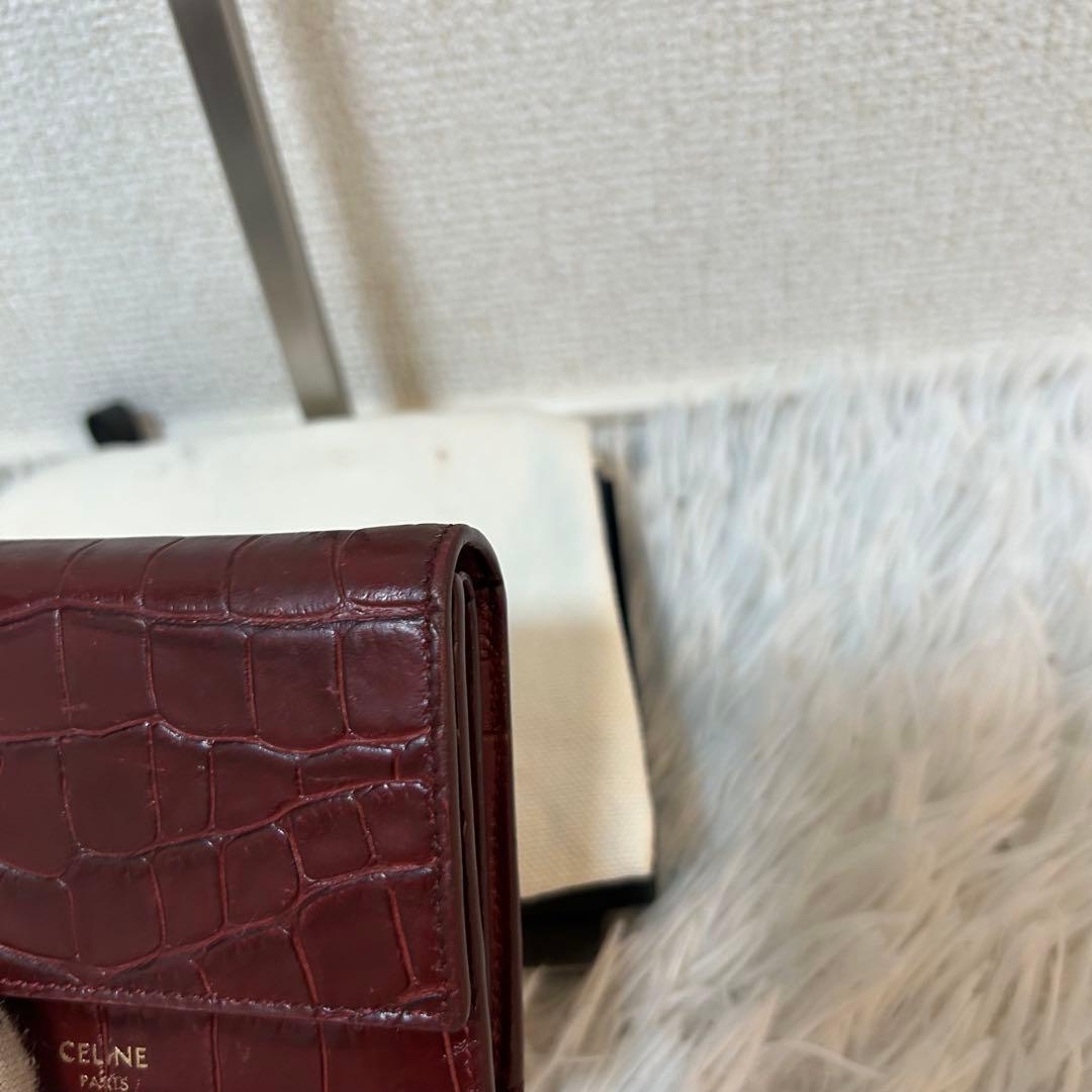 【美品✨クロコ型押し/スモールトリフォールド】セリーヌ　ボルドー　財布　人気　稀