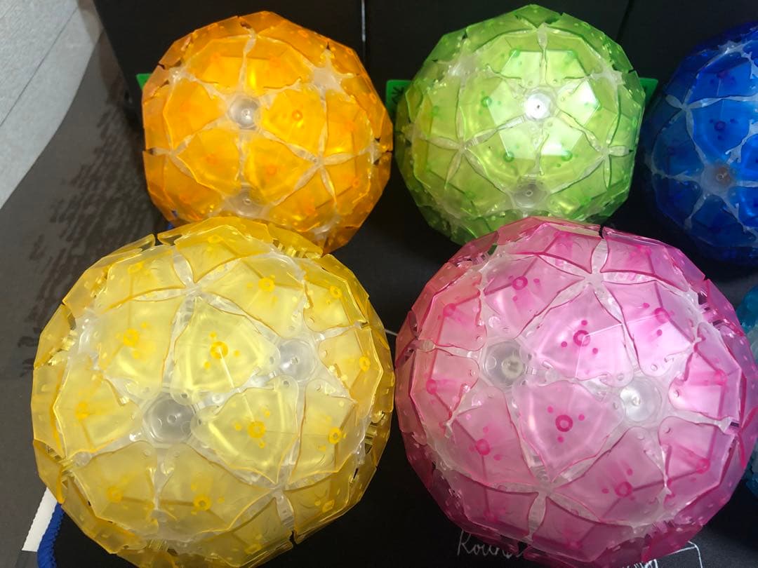 VERYPUZZLE LOVEBIRD 12COLORSルービックキューブパズル